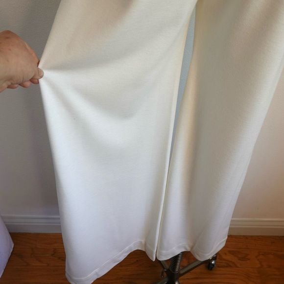 Suzie Kondi The Short Sleeve Stretch Jumpsuit Ivory Size Small NWT - Picture 11 of 16